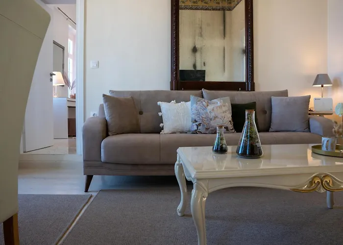 Vela Village Residences * Simi